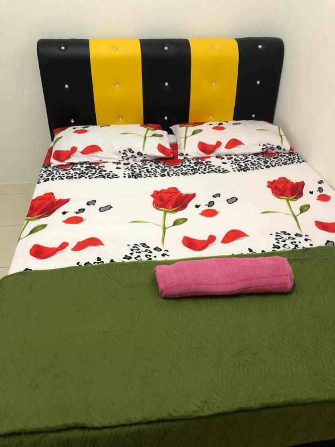 Hasnifana Homestay 세리 이스칸다르 외부 사진